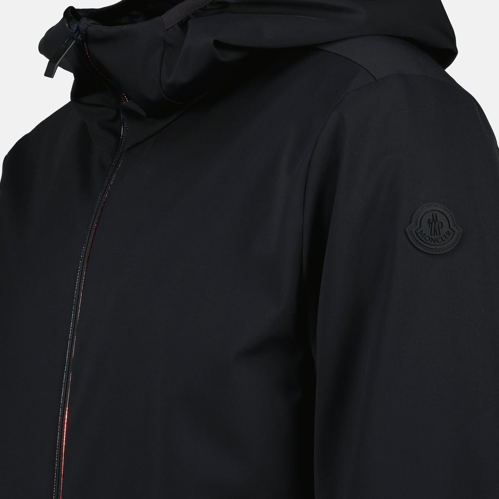 Image de la doudoune noire Bassite de Moncler pour hommes - Saison Automne-Hiver 2025 - Vue détaillée du produit 2