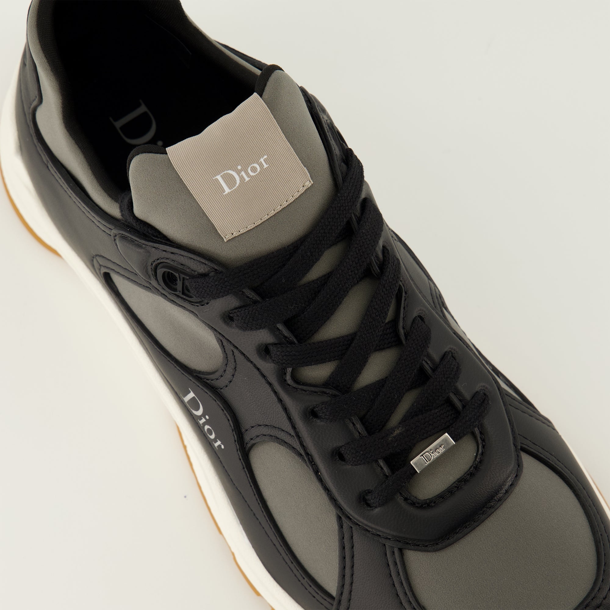 Mile Noir Sneakers