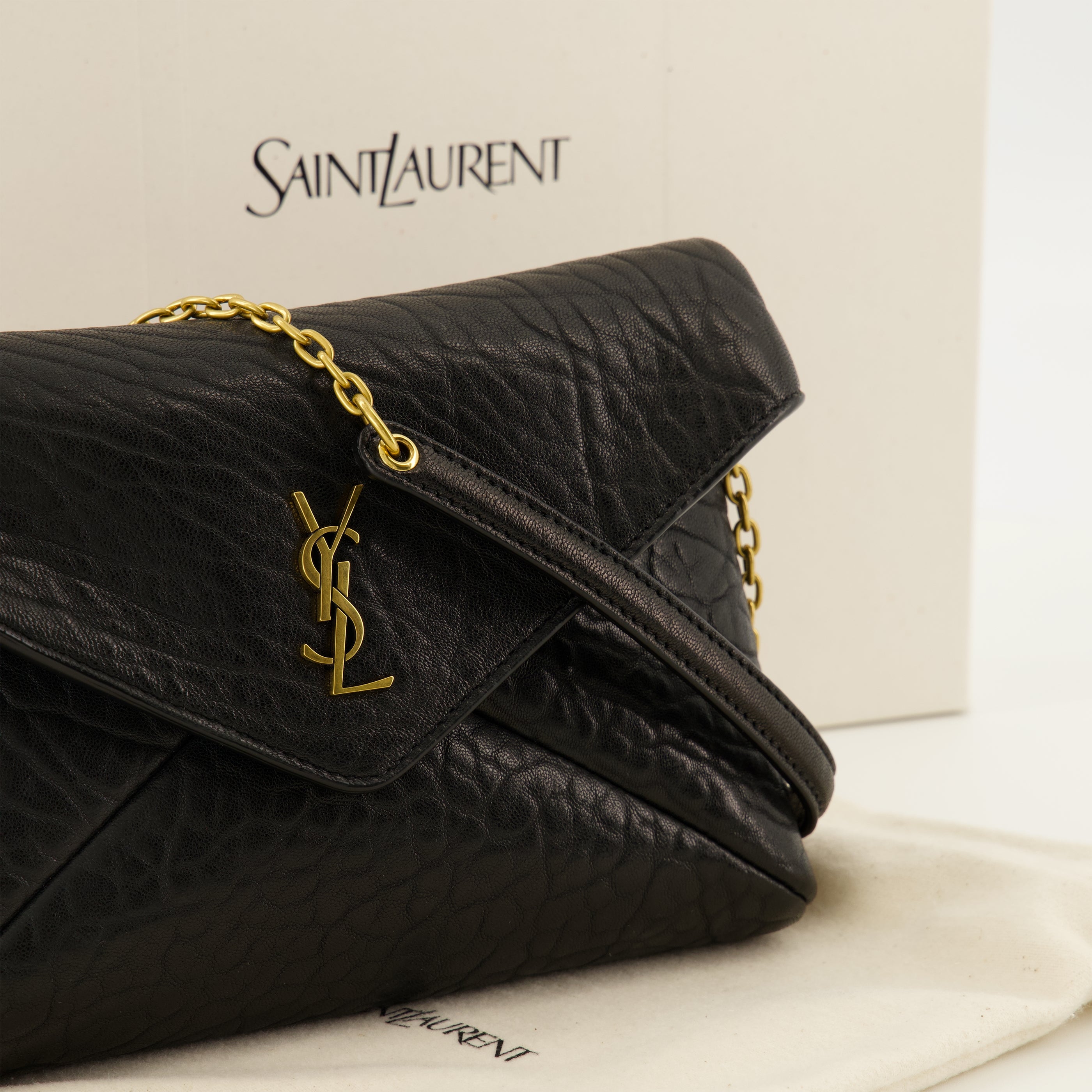 Pochette en cuir noir Cassandre