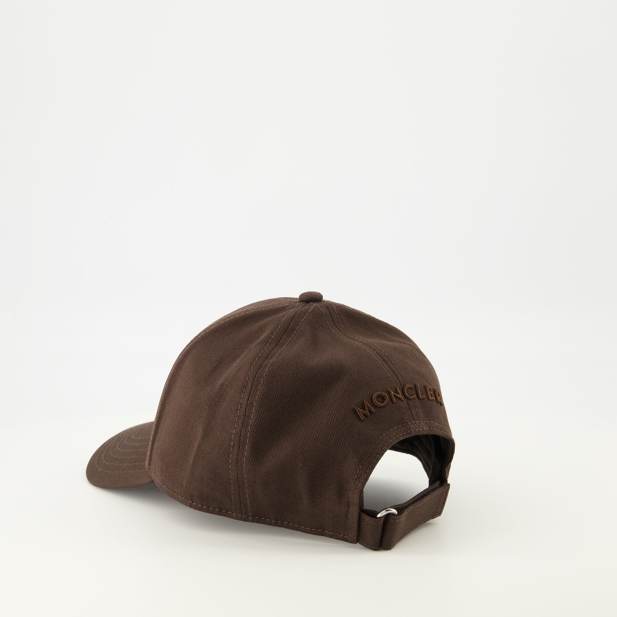 Image of Brown Logo Cap by Moncler for Men - Season Spring-Summer 2026 - Detail View 1