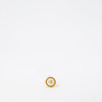 Image de la bague Méduse en nacre blanche par Versace pour hommes - Saison Printemps-Été 2023 - Vue de face