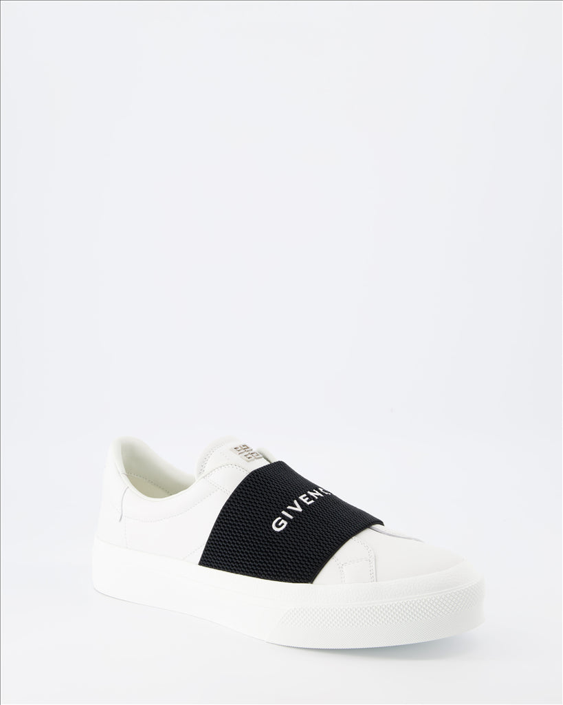Image of City White and Black Sneakers by Givenchy for Men - Season Spring-Summer 2024 - Front Right Three-Quarter View