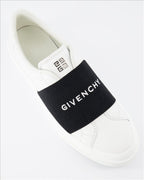 Image de baskets blanches et noires City de Givenchy pour hommes - Saison Printemps-Été 2024 - Vue arrière