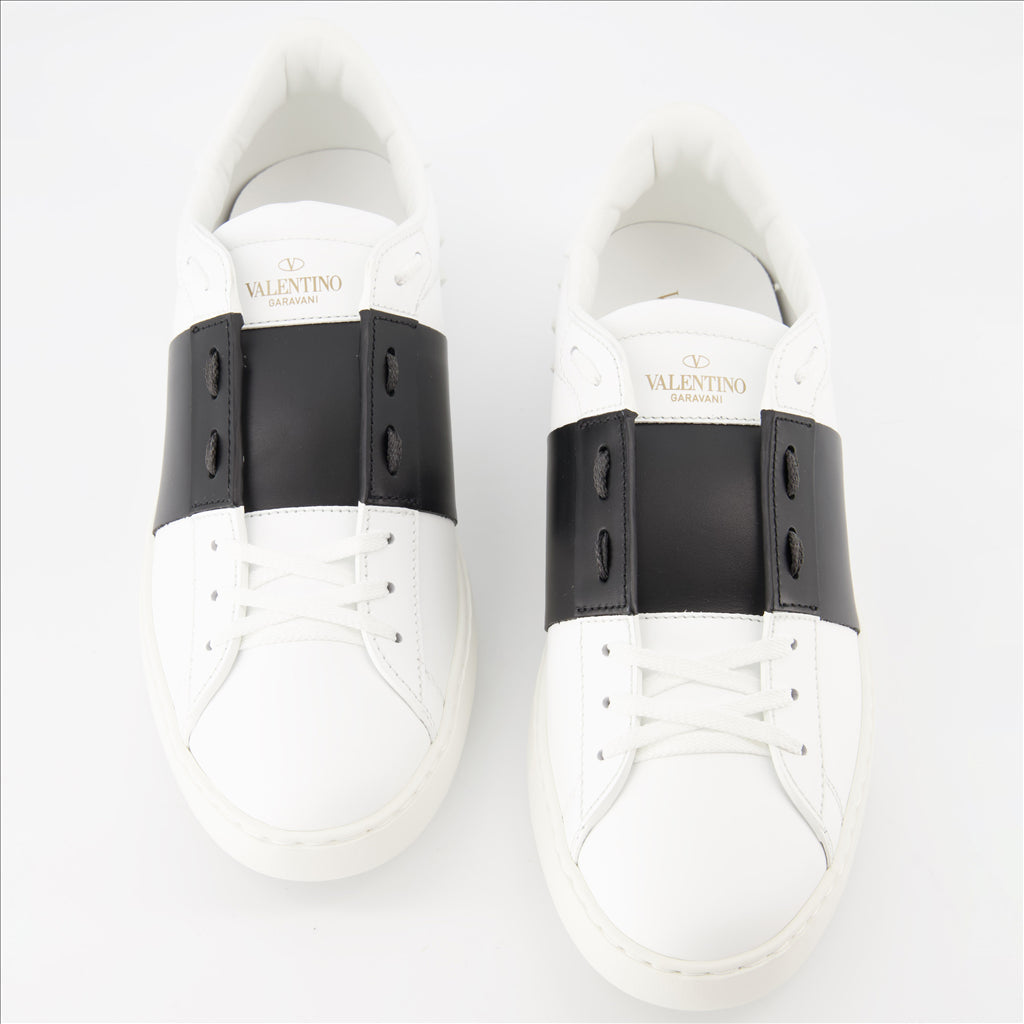 Valentino Garavani sneakers,luxury sneakers,white-black sneakers,designer footwear,high-end sneakers