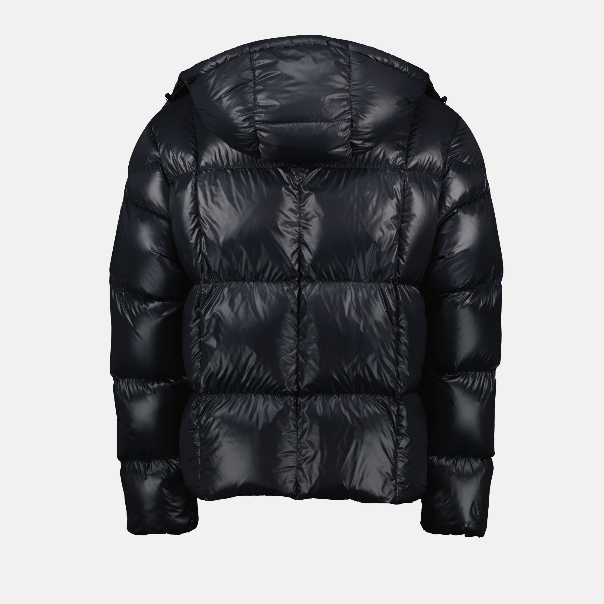 Image de la doudoune noire Serfanto de Moncler pour hommes - Saison Automne-Hiver 2025 - Détail produit vue 1