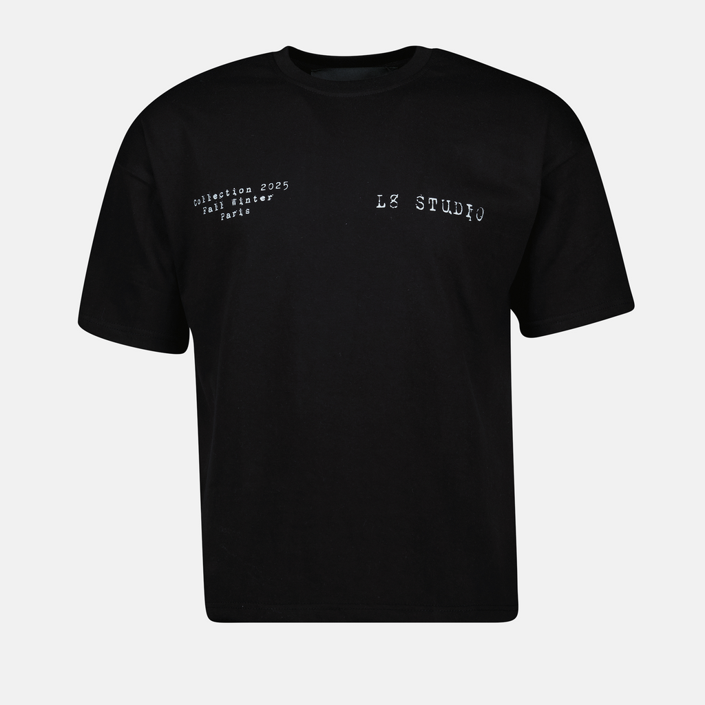 L8スタジオのブラックバージンTシャツの画像 - メンズ - シーズン春夏2025 - 前面ビュー