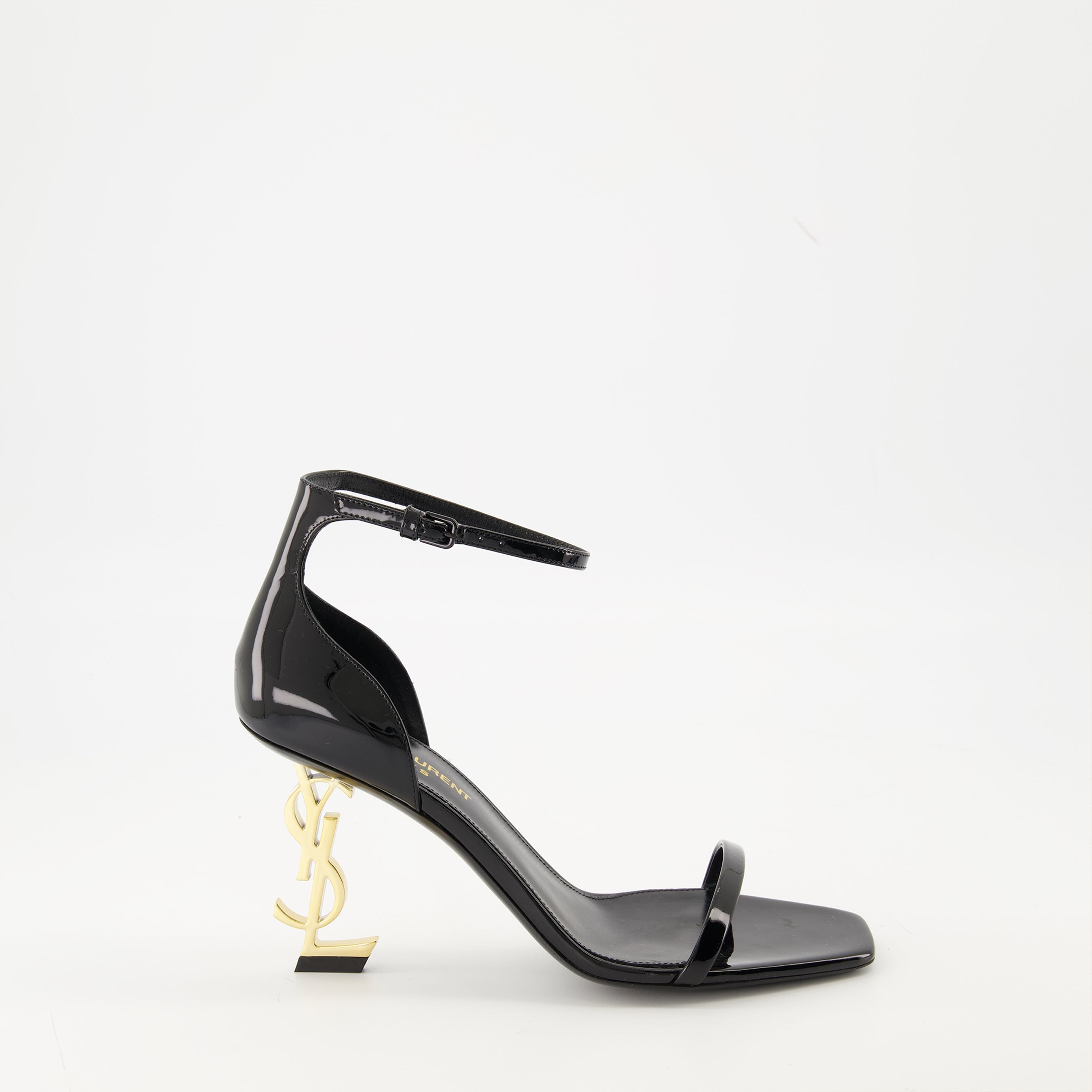 세인트 로랑의 여성용 오피움 블랙 펌프스 이미지 - 시즌 가을-겨울 2025 - 오른쪽 측면 보기