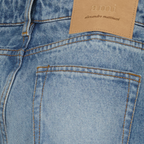 Bild von ausgestellten Jeans aus hellem Denim von Ami PARIS für Frauen - Saison Frühling-Sommer 2025 - Produktdetailansicht 3