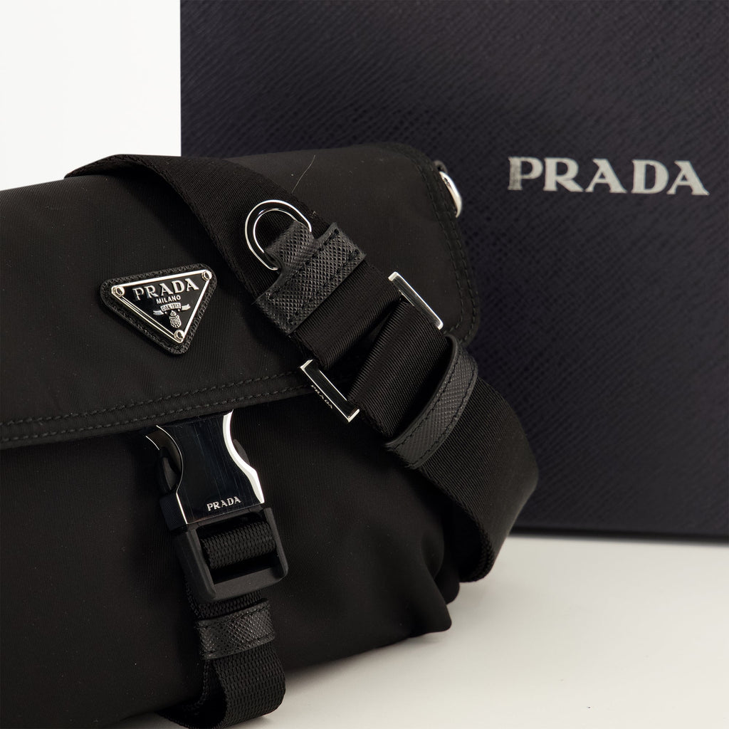 Bolso de mano negro de Re-Nylon