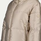 Bild der Moncler Nylonjacke mit goldenen Details von Moncler für Frauen - Saison Herbst-Winter 2024 - Produktdetailansicht 2