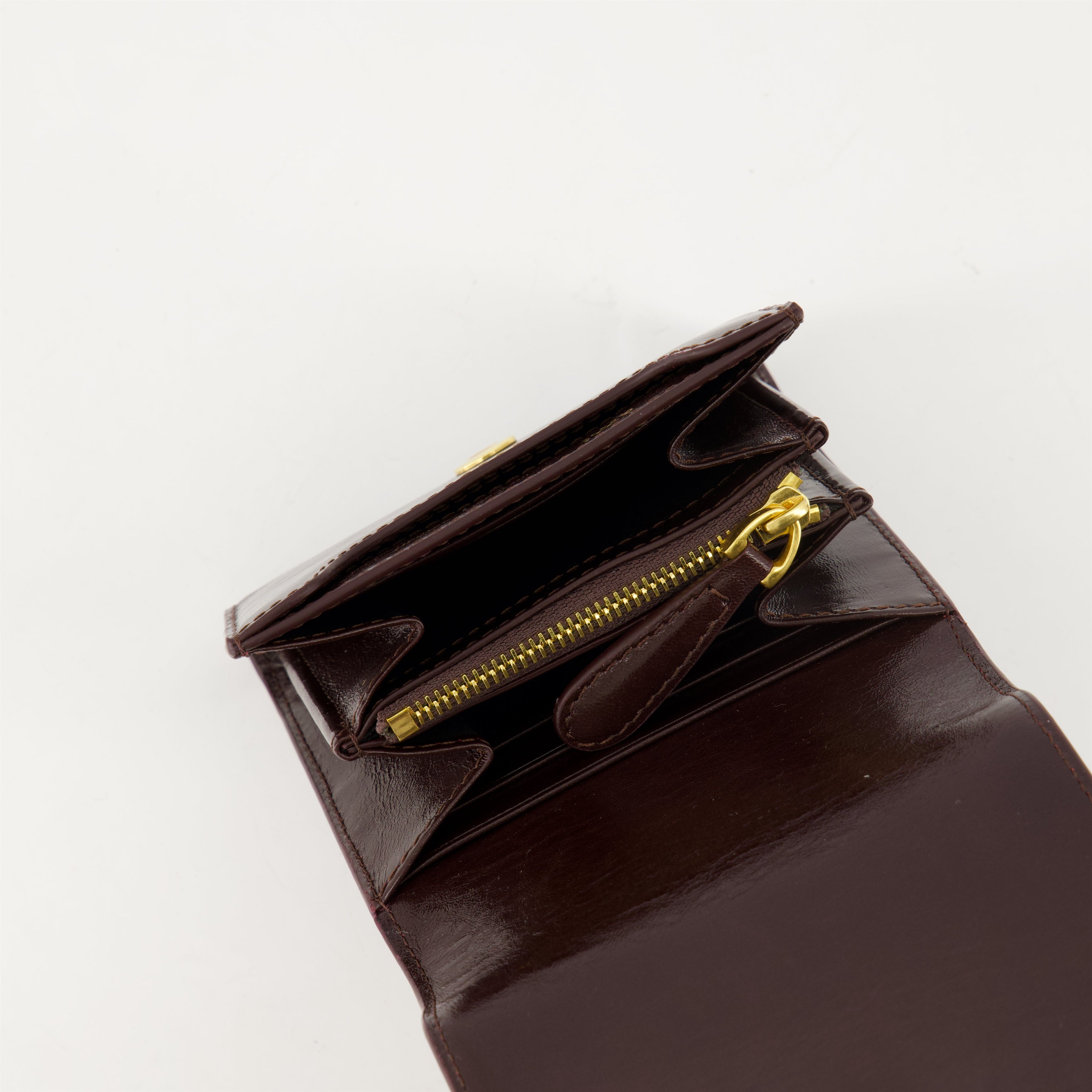 Bordeaux leather wallet, AMI Paris wallet, stylish accessories, practical wallet, luxury accessories