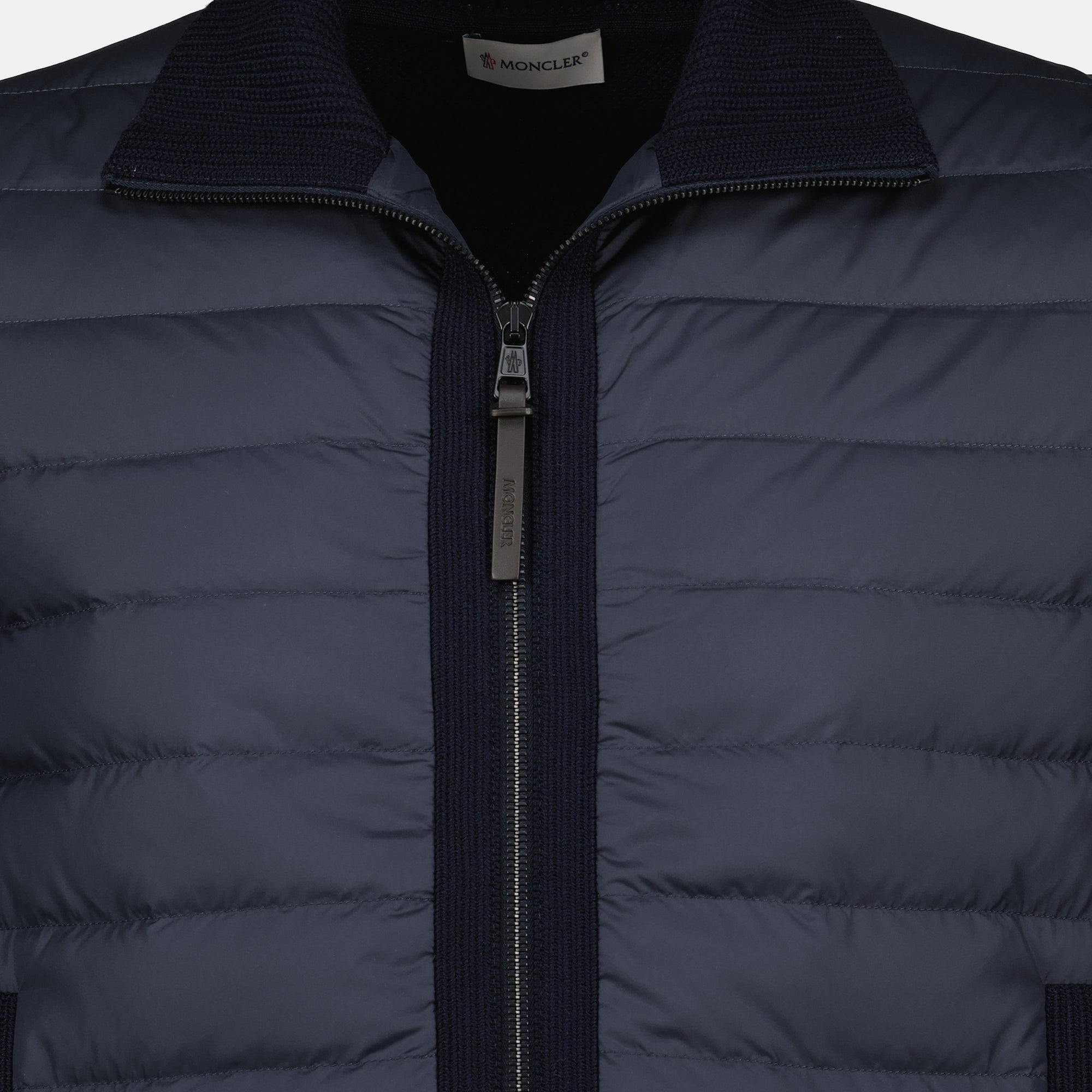 Immagine del Cardigan Bi-Matière di Moncler per Uomo - Stagione Primavera-Estate 2026 - Vista Dettaglio 2
