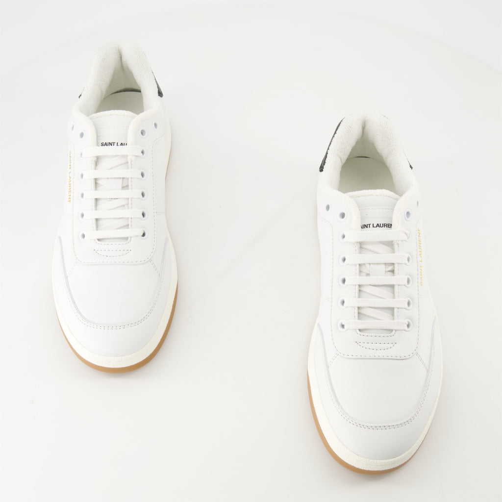 Image de baskets SL/61 en cuir blanc de Saint Laurent pour hommes - Saison Printemps-Été 2025 - Vue verticale supérieure du paire