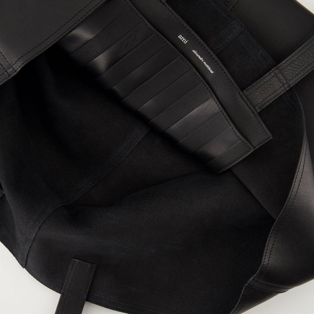 Image du sac cabas noir par Ami PARIS pour unisexe - Saison Printemps-Été 2025 - Détail 2