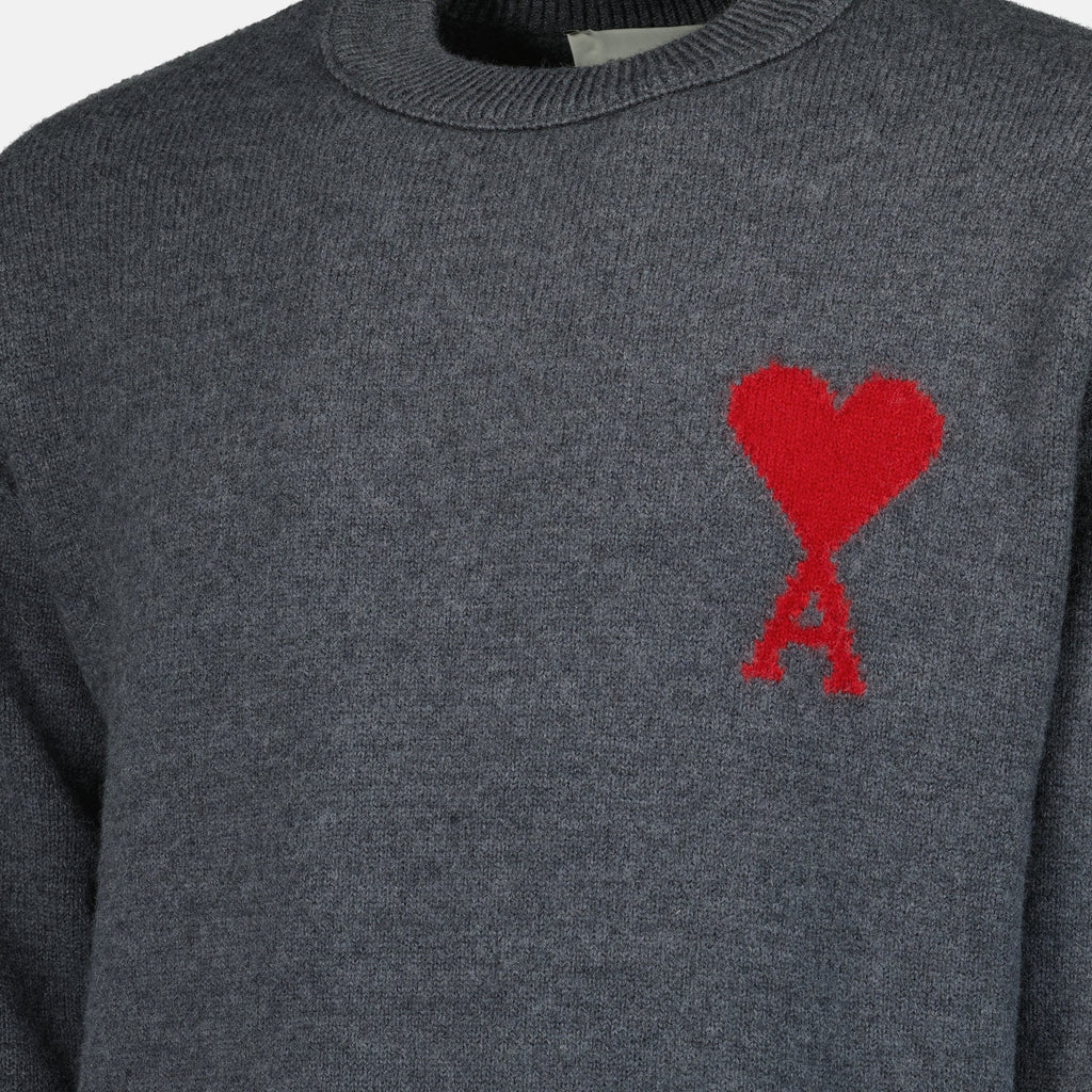Bilde av Ami de Cœur-genseren i grå fra Ami PARIS for unisex - Sesong Vår-Sommer 2026 - Produktdetaljvisning 2