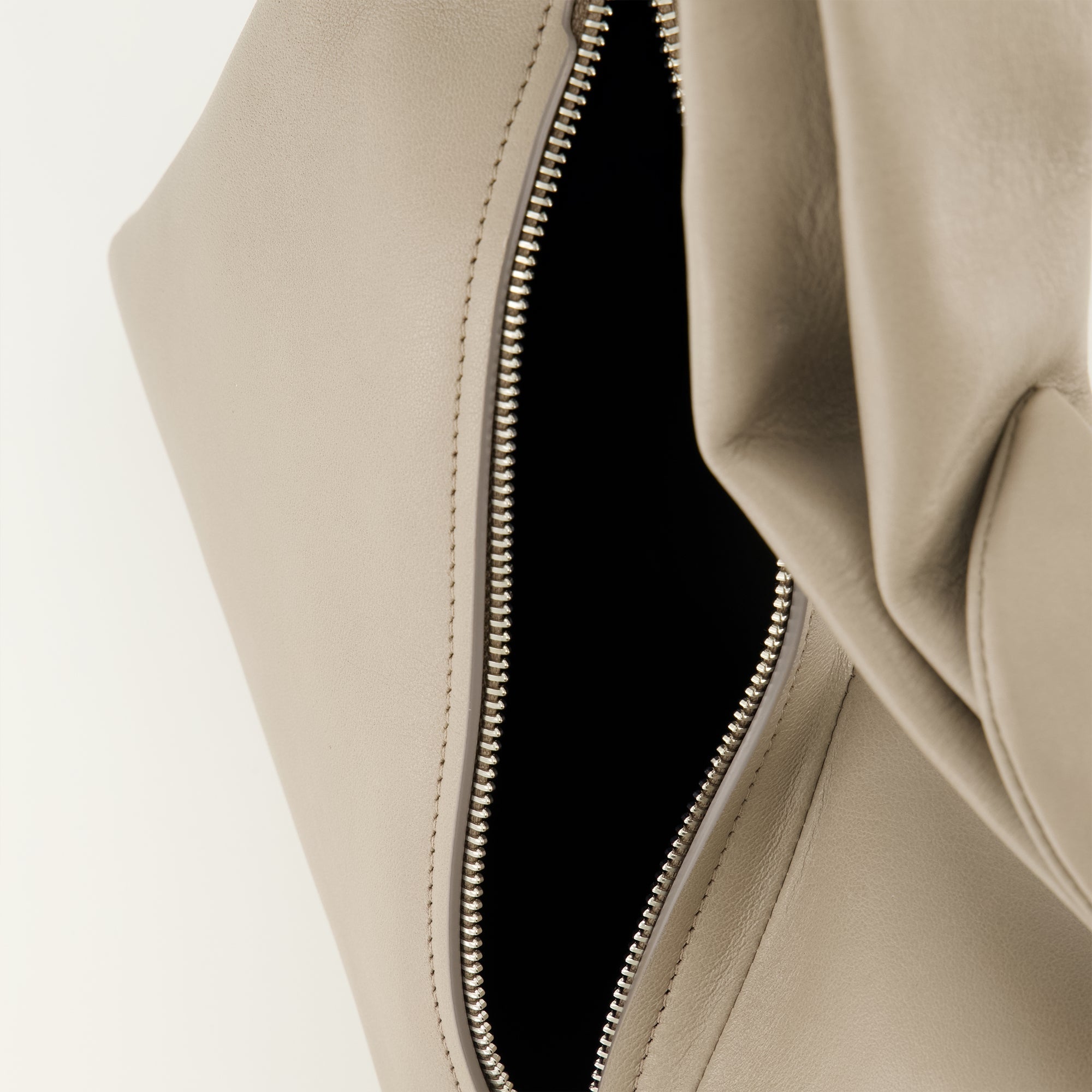 Image of Gray Leather Bag by Patou for Women - Season Spring-Summer 2026 - Detail View 2