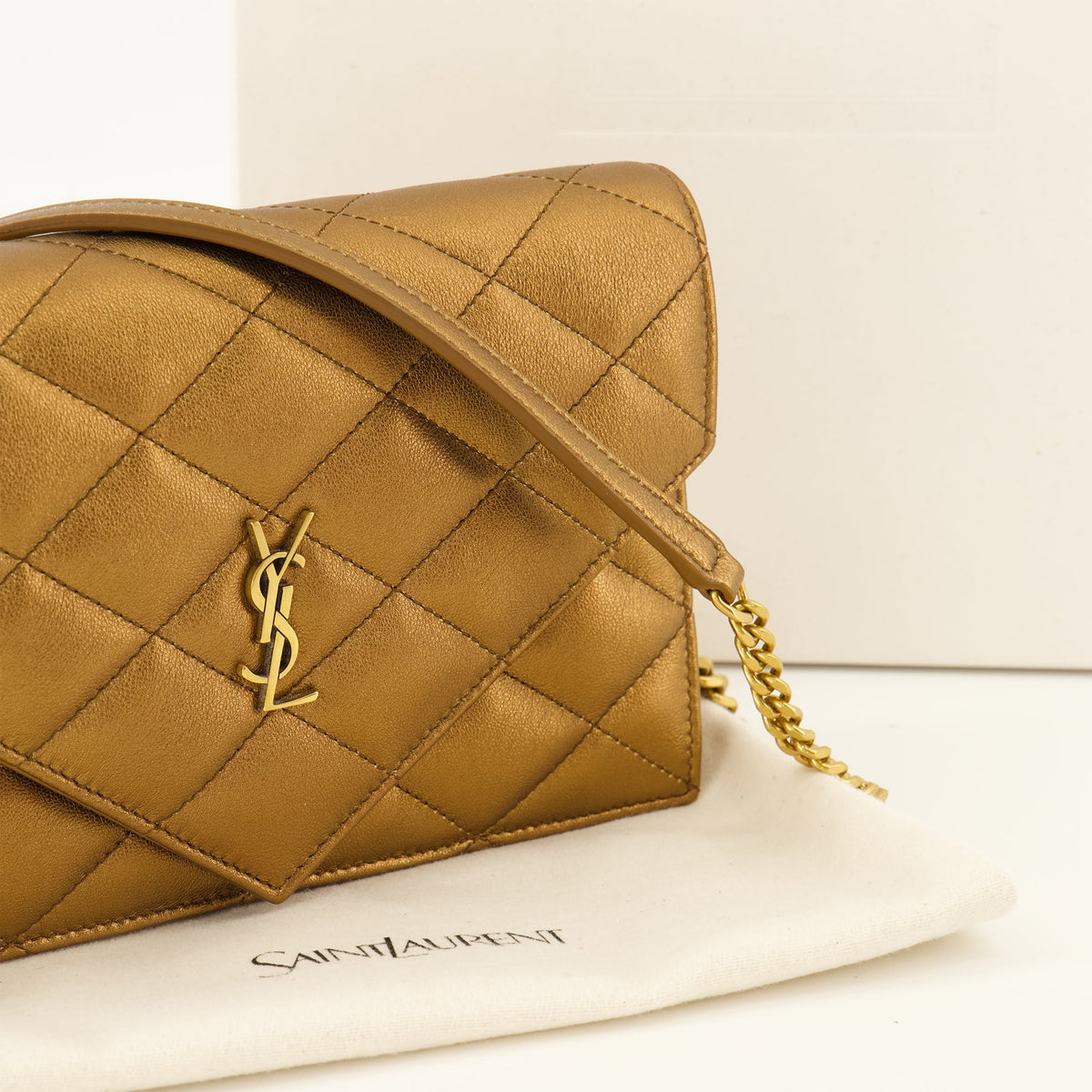 Cartera Paris de piel metalizada