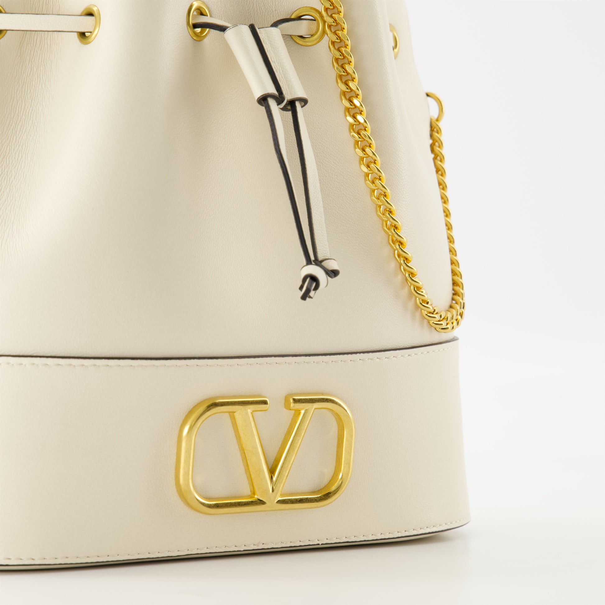 VLogo Signature, bucket bag, nappa leather, designer bag, Valentino Garavani