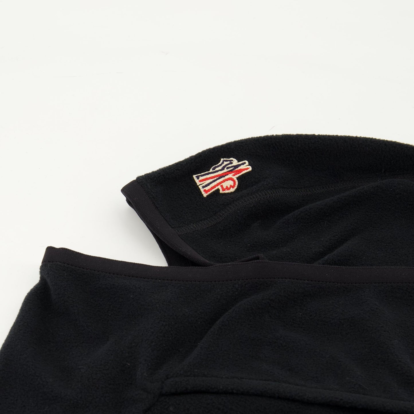 black cagoule, embroidered logo cagoule, slip-on headwear, Moncler Grenoble, contrast trim cagoule