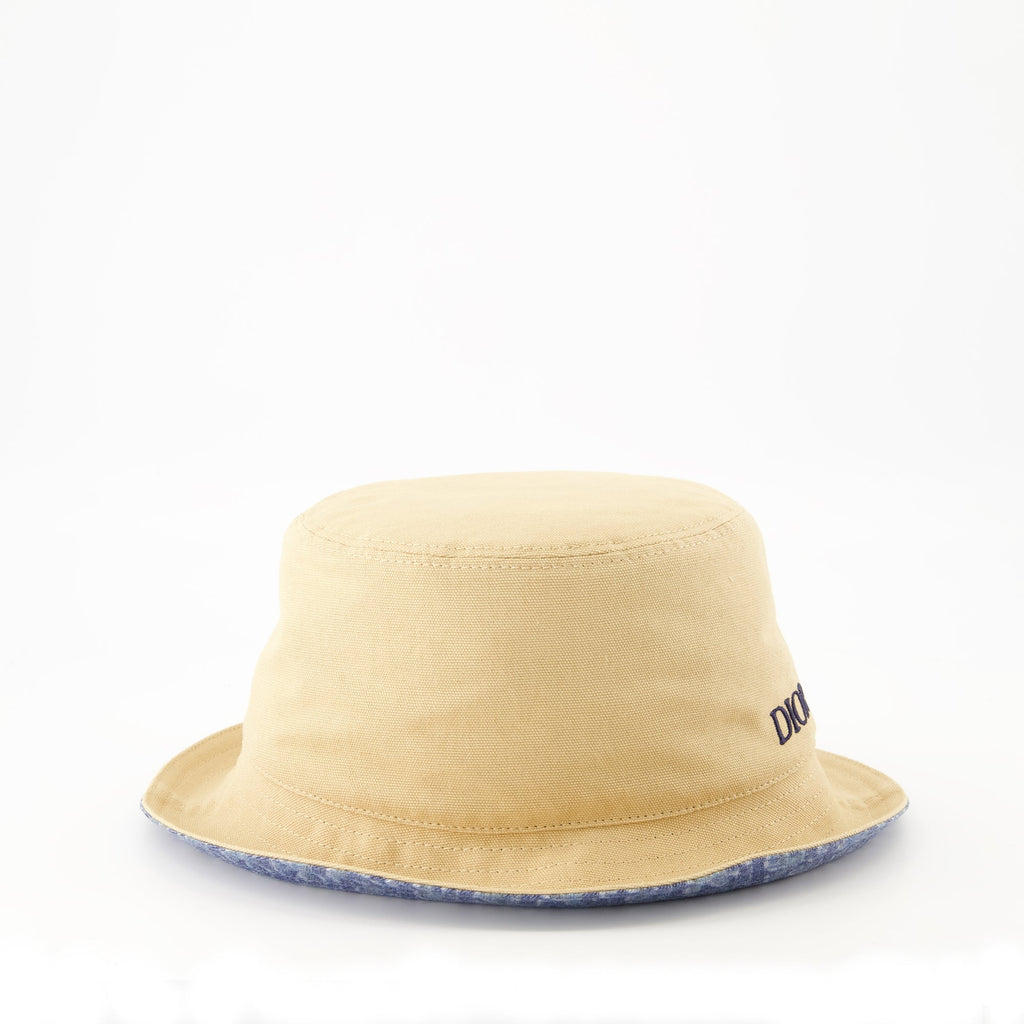 Image of Réversible Dior Oblique Bob Hat by Dior for Men - Season Autumn-Winter 2025 - Front View