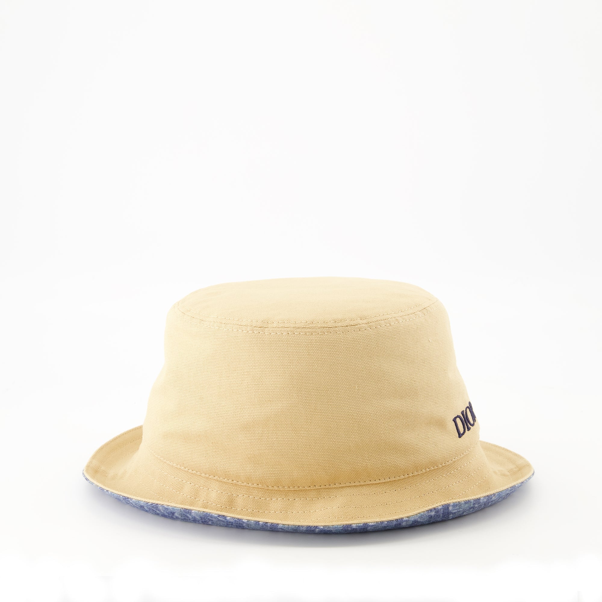 Image of Réversible Dior Oblique Bob Hat by Dior for Men - Season Autumn-Winter 2025 - Front View