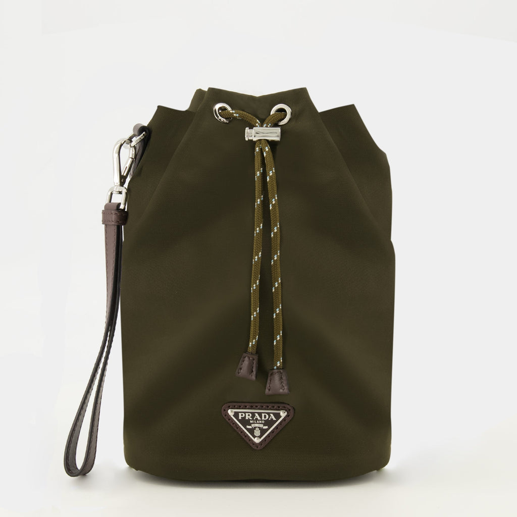 Image de la Pochette Speedrock en Re-Nylon Kaki par Prada pour Hommes - Saison Printemps-Été 2026 - Vue de Face