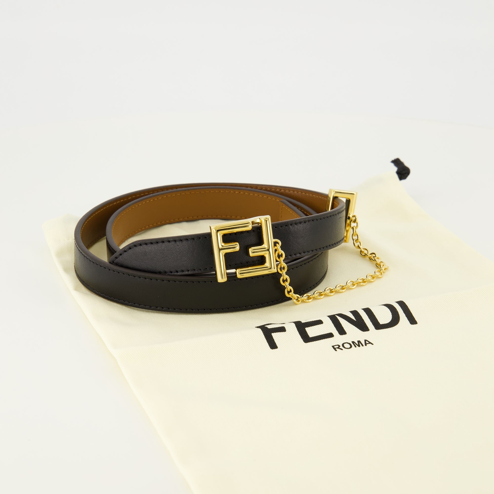 Image of FF Reversible Belt by Fendi for Women - Season Spring-Summer 2026 - Detail View 5