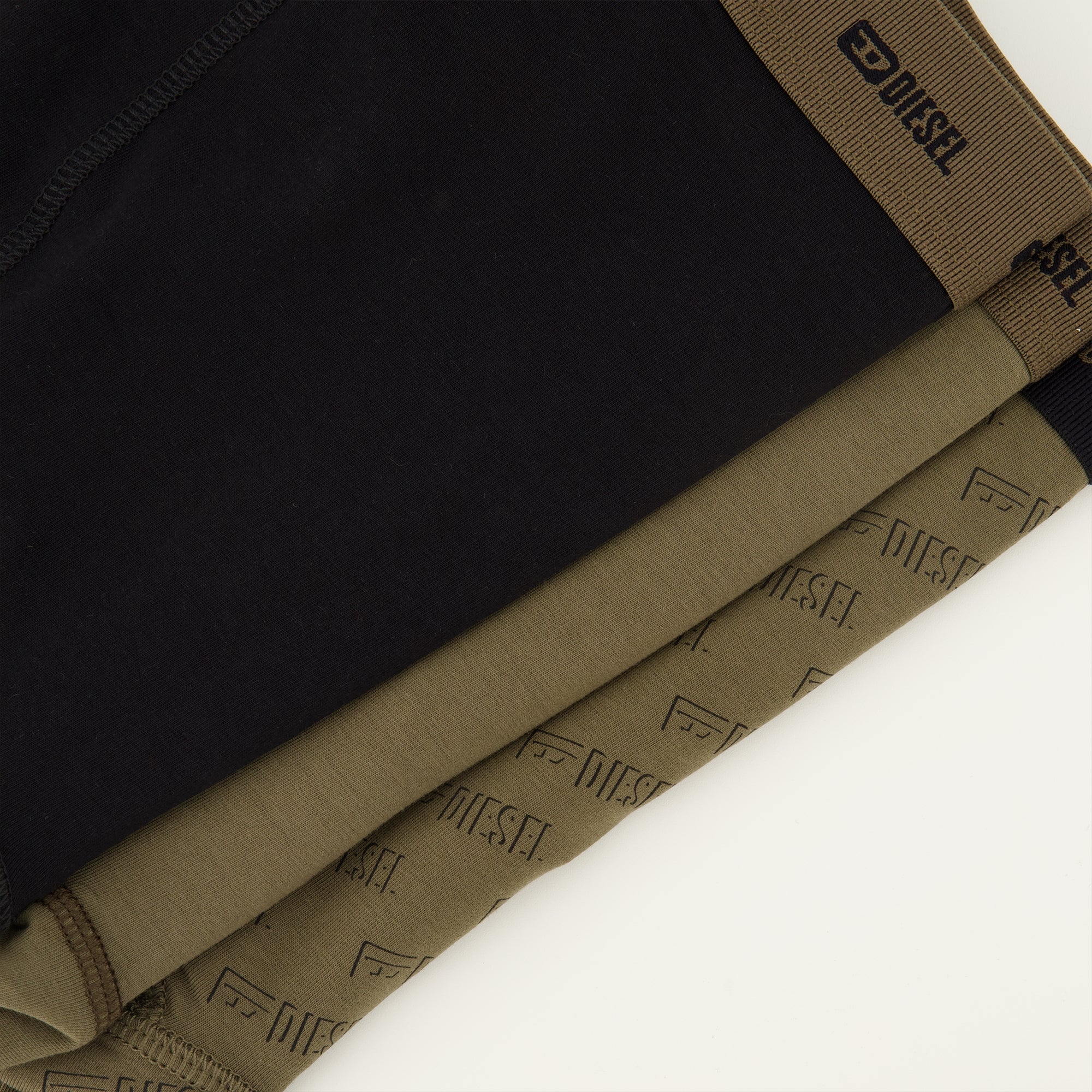 カーキボクサーショーツ