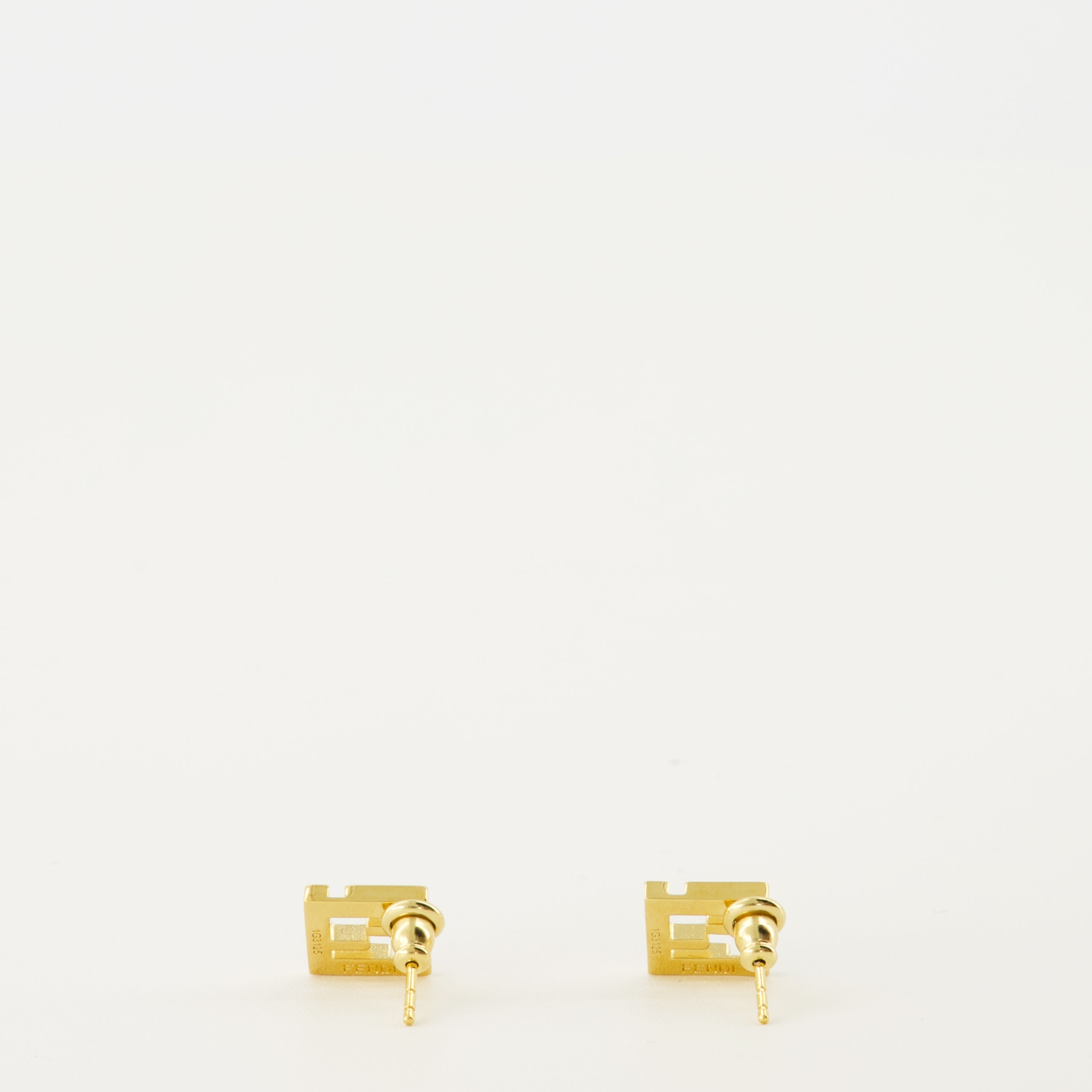 Bilde av Forver Bordeaux-øredobber fra Fendi for kvinner - Sesong Vår-Sommer 2026 - Bakvisning