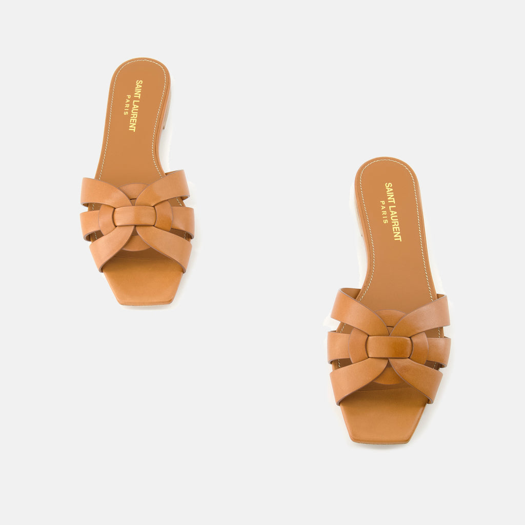 여성을 위한 생 로랑의 뮬스 트리뷰트 이미지 - 봄-여름 2025 시즌 - 쌍의 상단 보기