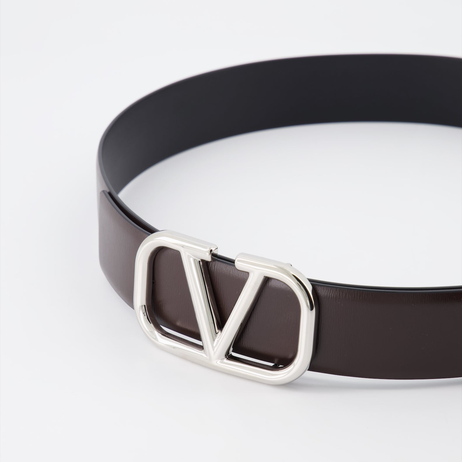 VLogo Leather Belt, Valentino Garavani, Luxury Men’s Belt, Designer Accessories, Premium Leather Belt