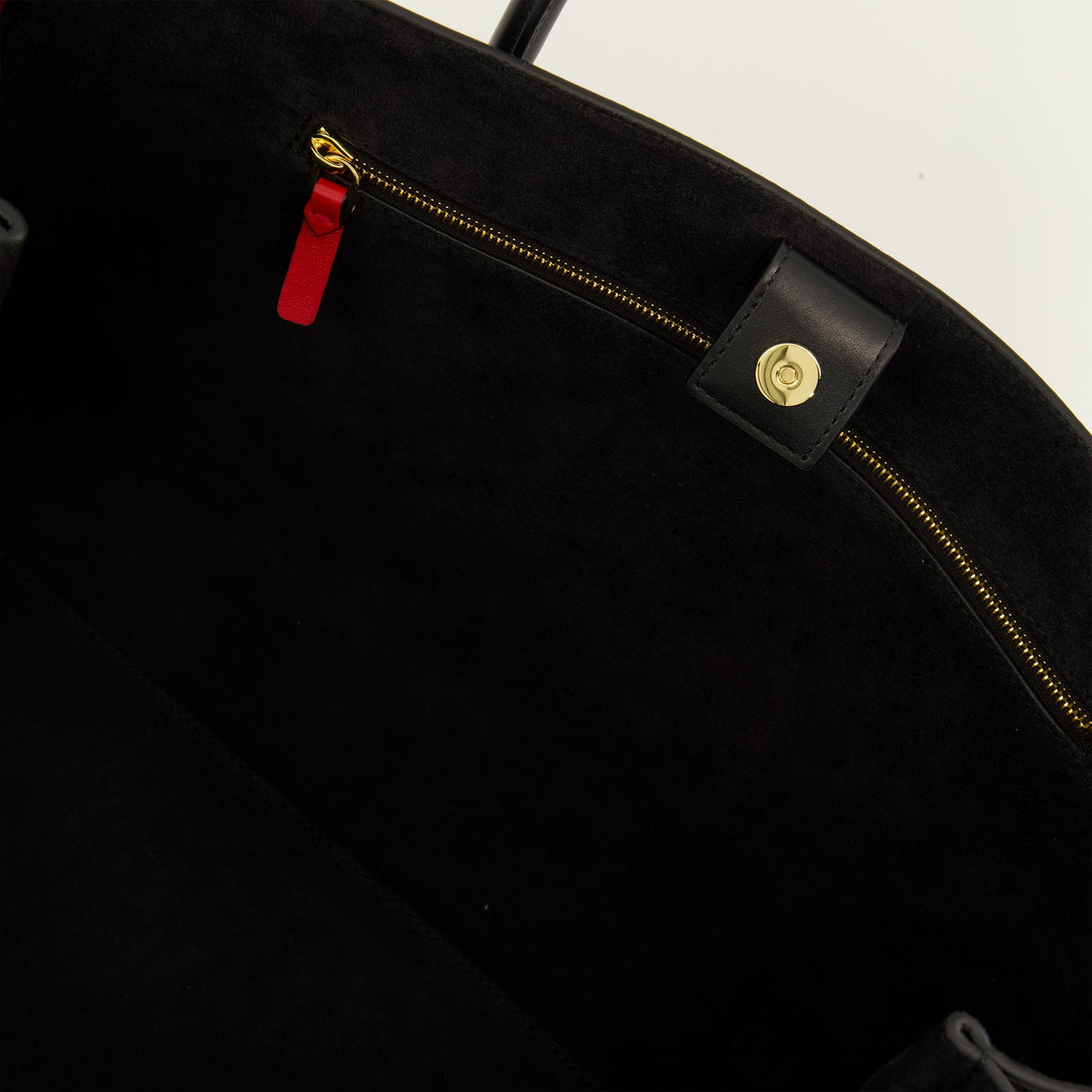 Mala Antigona Catchall Medium em pele preta