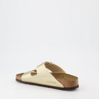Bilde av Arizona-sandaler fra Birkenstock for kvinner - Sesong Vår-Sommer 2024 - Bak høyre trekvartvisning