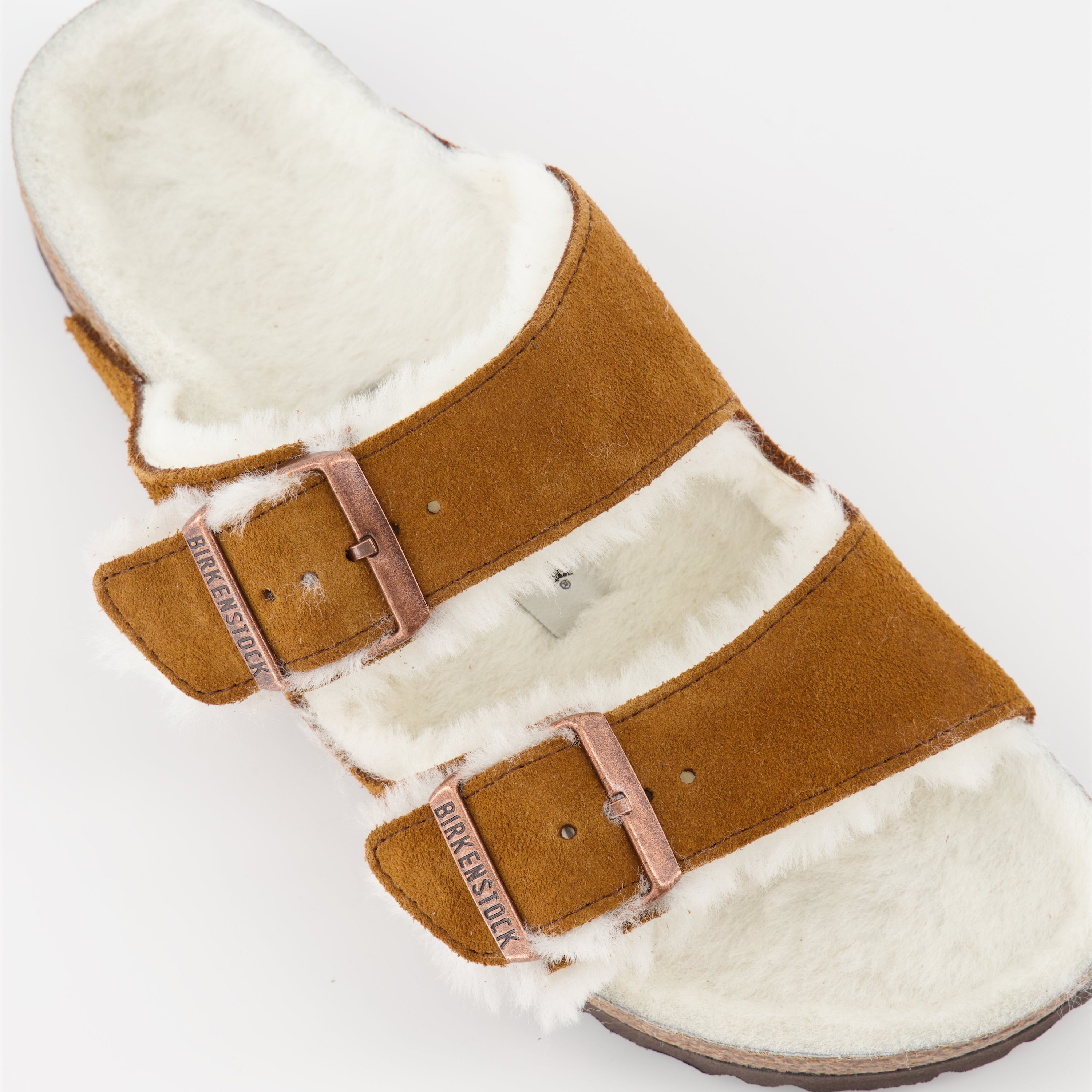 Image des sandales Arizona en fourrure shearling de Birkenstock pour femmes - Saison Printemps-Été 2023 - Vue de détail 8