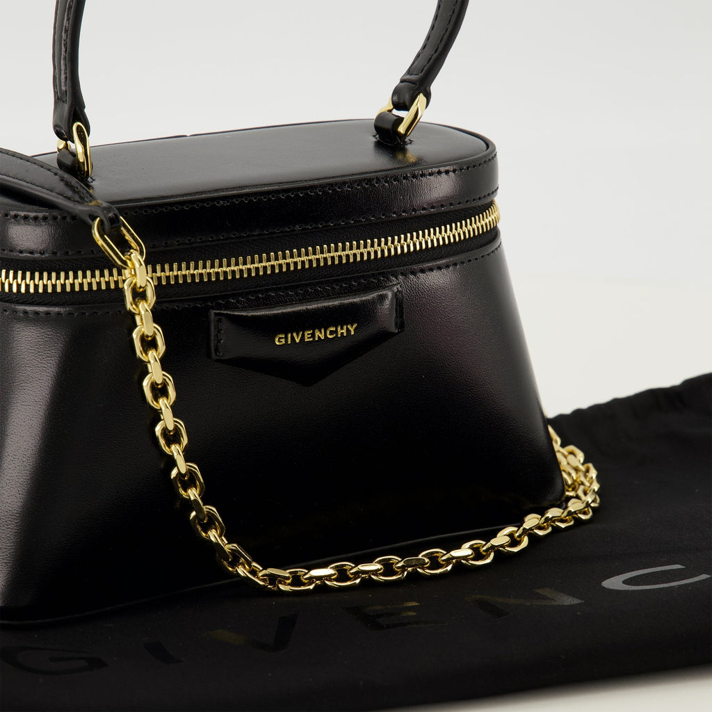 Imagem da Antigona Vanity Bag da Givenchy para Mulheres - Temporada Primavera-Verão 2026 - Detalhe Vista 1