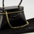 Bild der Antigona Vanity Bag von Givenchy für Frauen - Saison Frühjahr-Sommer 2026 - Detailansicht 1