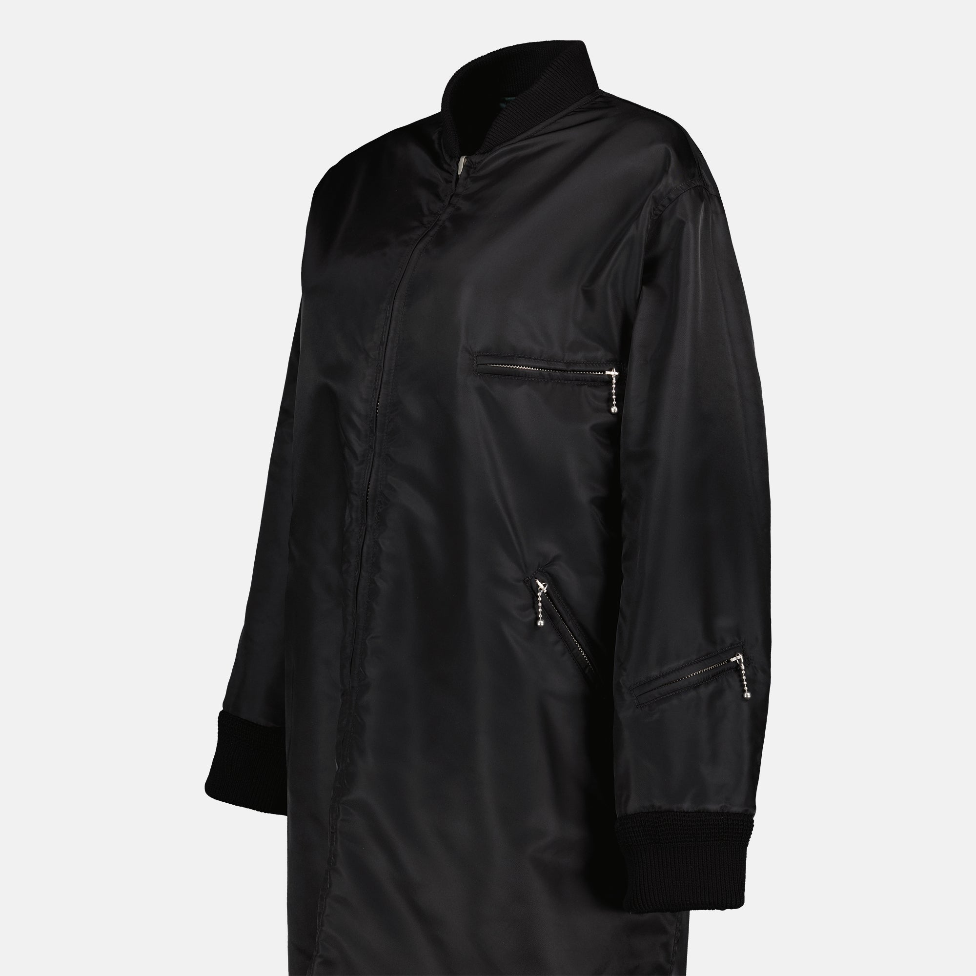 Image d'une veste bomber réversible verte et noire de Mm6 pour femmes - Saison Automne-Hiver 2024 - Vue de détail 6