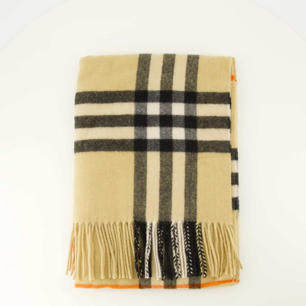 Burberry scarf, cashmere accessories, check pattern scarf, unisex scarf, Fall Winter 2025