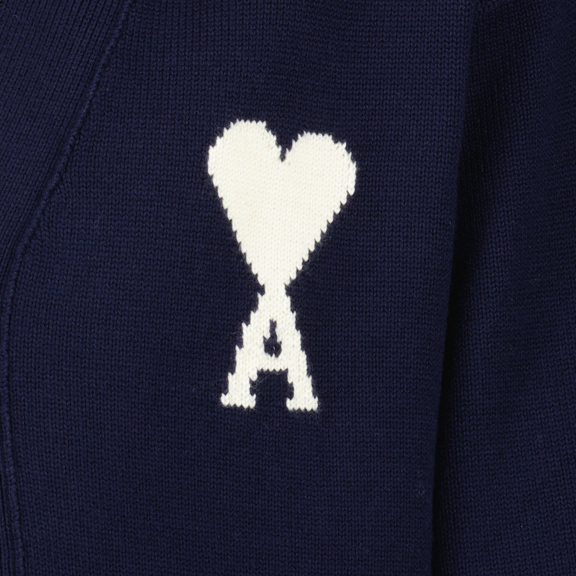 Bild des Navy Ami de Coeur Cardigans von Ami PARIS für Unisex - Saison Frühling-Sommer 2026 - Produktdetailansicht 3