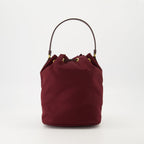 Imagen del bolso tipo cubo Re-Nylon de Prada para mujeres - Temporada Otoño-Invierno 2025 - Vista trasera