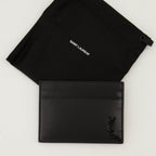 Image du porte-cartes en cuir Cassandre par Saint Laurent pour hommes - Saison Automne-Hiver 2024 - Détail 1