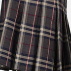 Image of Check Wool Kilt by Burberry for Women - Season Autumn-Winter 2025 - Product detail view 3