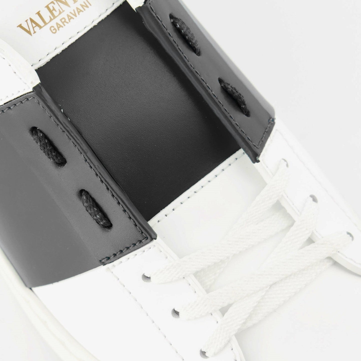 Baskets Open, Valentino Sneakers, Leather Sneakers, Modern Footwear, Spring-Summer Collection