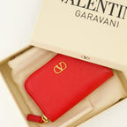Image of Mini red wallet by Valentino Garavani for Women - Season Spring-Summer 2026 - Detail View 2