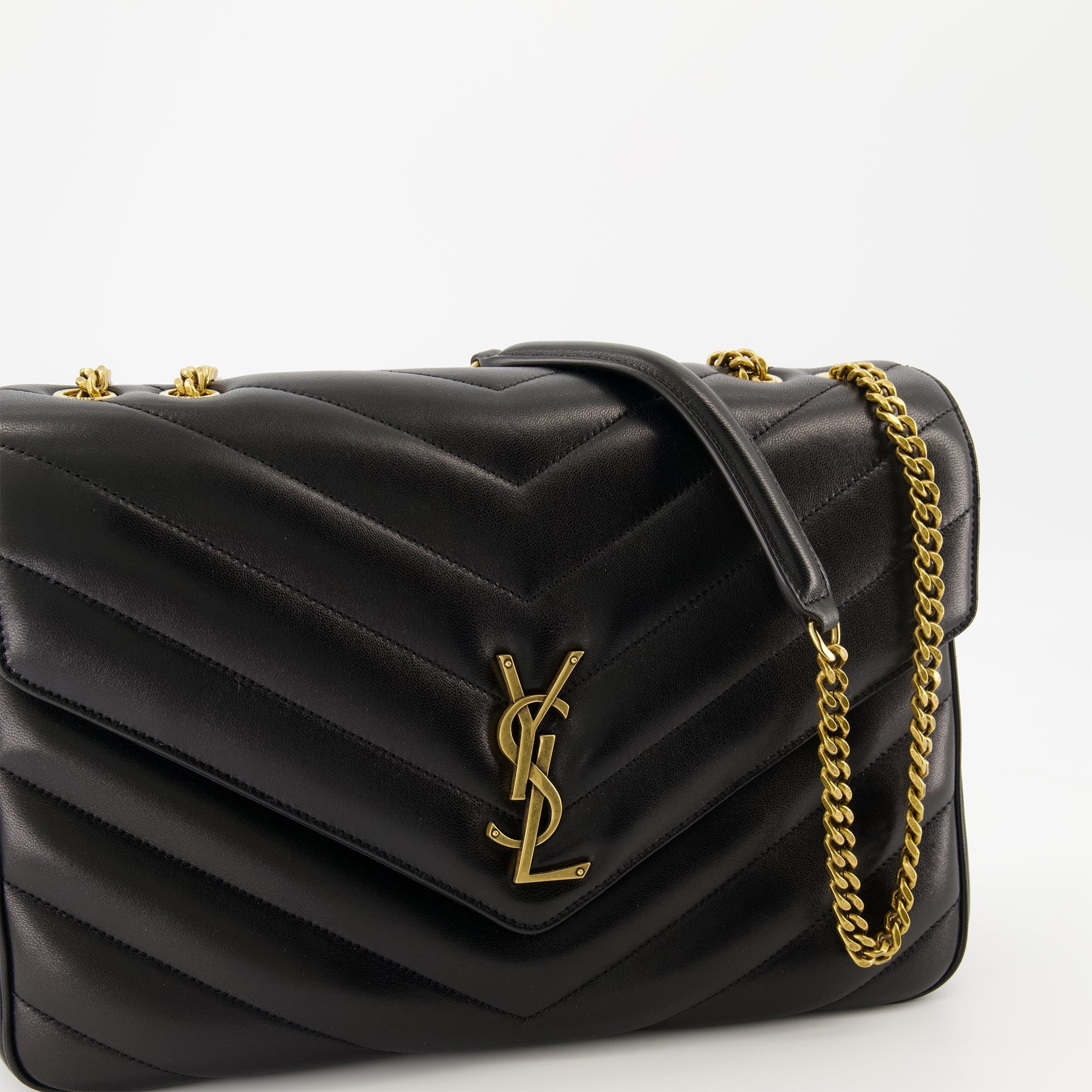 Image of Le Sac Loulou Large by Saint Laurent for Women - Season Spring-Summer 2025 - Detail View 1