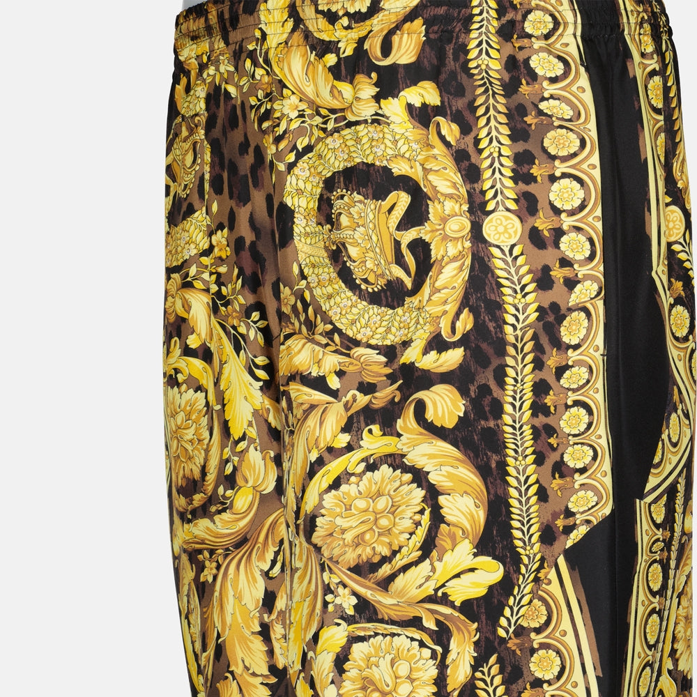 Silk Barocco Shorts, Versace Men Fashion, Luxury Silk Shorts, Barocco Illusion Shorts, Autumn Winter Fashion