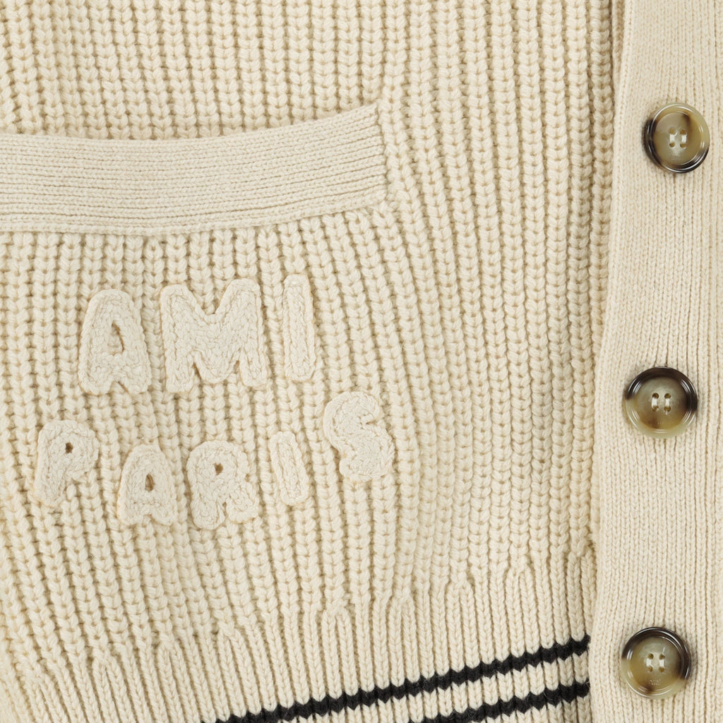 Bilde av cardigan ami paris beige fra Ami PARIS for Unisex - Sesong Vår-Sommer 2026 - Detaljvisning 1