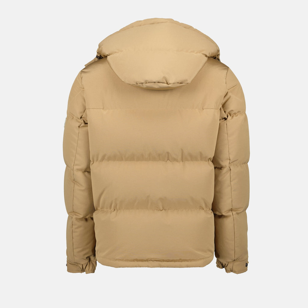 Image d'un manteau en duvet beige camel de Moncler pour hommes - Saison Automne-Hiver 2024 - Détail 2