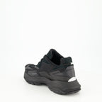 Image des Sneakers Mercury M_VS_04 de Versace pour hommes - Saison Printemps-Été 2025 - Vue arrière droite en trois quart