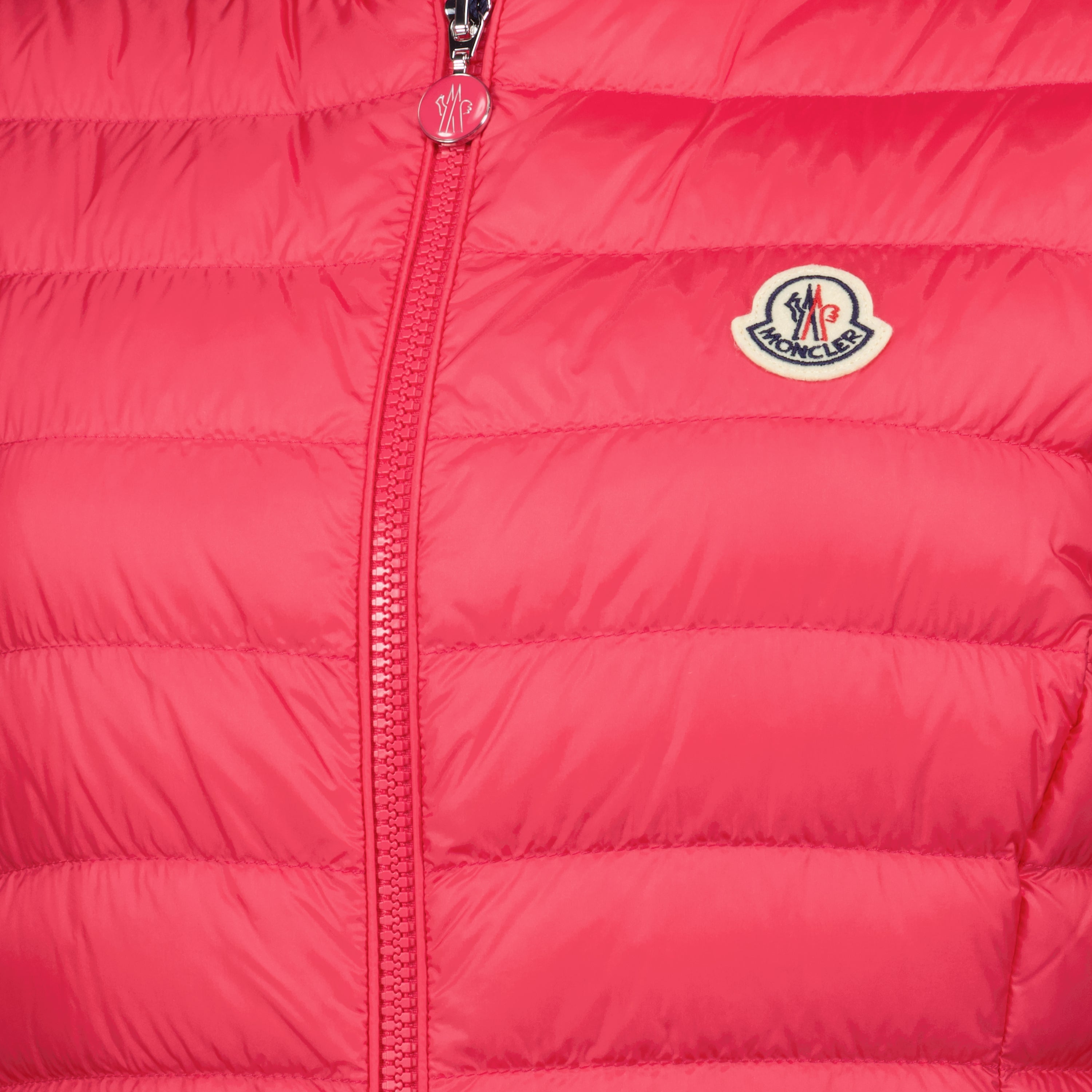 Imagem do colete de penas rosa Igens da Moncler para mulheres - Temporada Primavera-Verão 2025 - Detalhe 5